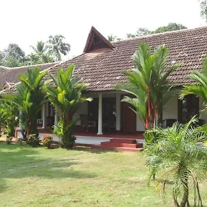 https://kovilakam-lakeside-villa.hotels-alappuzha.com